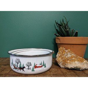 Vintage Aluminum White Enamel Holiday Nesting Bowls - Set of Three